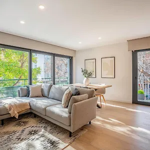 apartsnoubcn-les-corts.topbarcelonahotels.com/